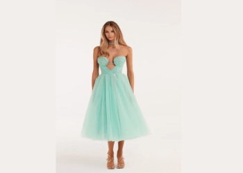 How to choose formal evening dresses adapted to your skin and hair color?