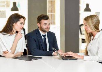 Key Factors to Consider When Hiring an Employment Lawyer